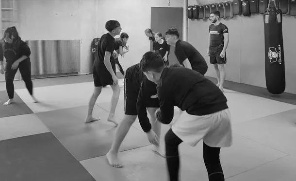 Membres de l'Académie Stéphanoise s'entraînant à la boxe